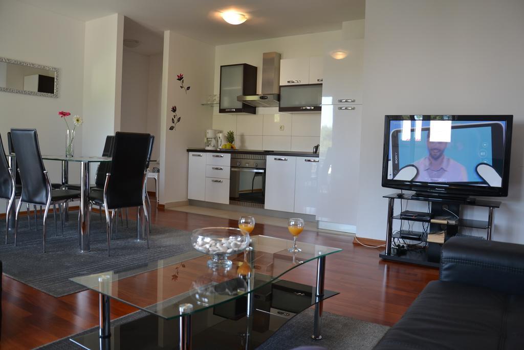 Apartment Gabi โตรกีร์ ห้อง รูปภาพ